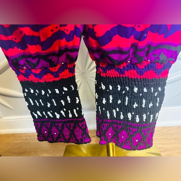 Unbranded, NWOT, SZ S/M waist 24”-40”, inseam 25”, hips 54” - Picture 5 of 8